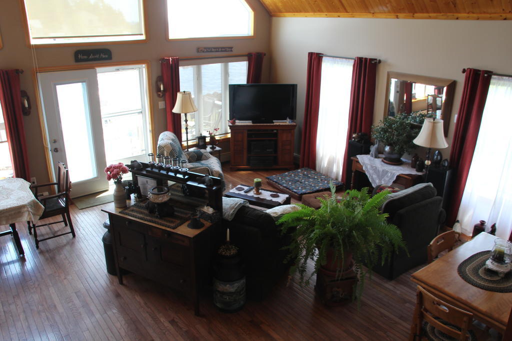 Sal'S Bed And Breakfast By The Sea Herring Cove Екстериор снимка