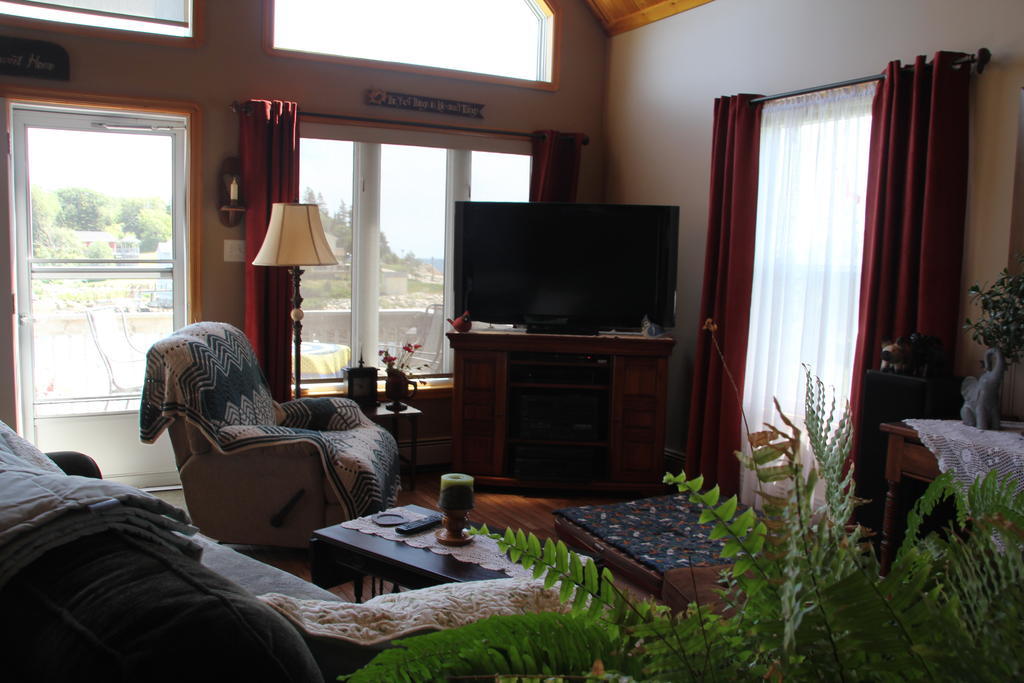 Sal'S Bed And Breakfast By The Sea Herring Cove Екстериор снимка