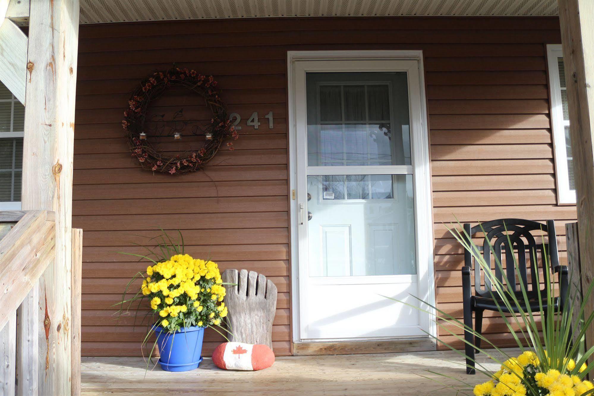 Sal'S Bed And Breakfast By The Sea Herring Cove Екстериор снимка