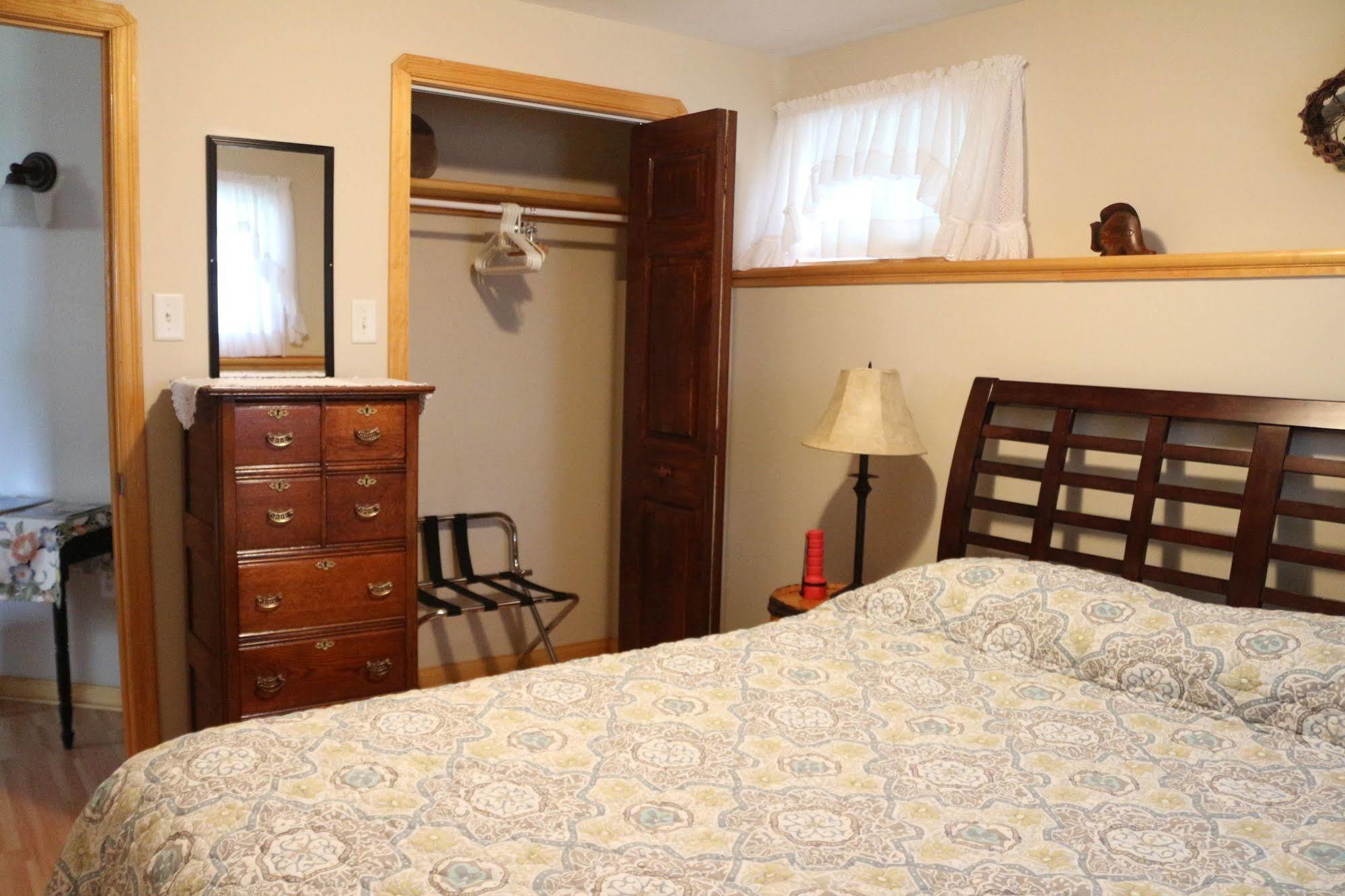 Sal'S Bed And Breakfast By The Sea Herring Cove Екстериор снимка